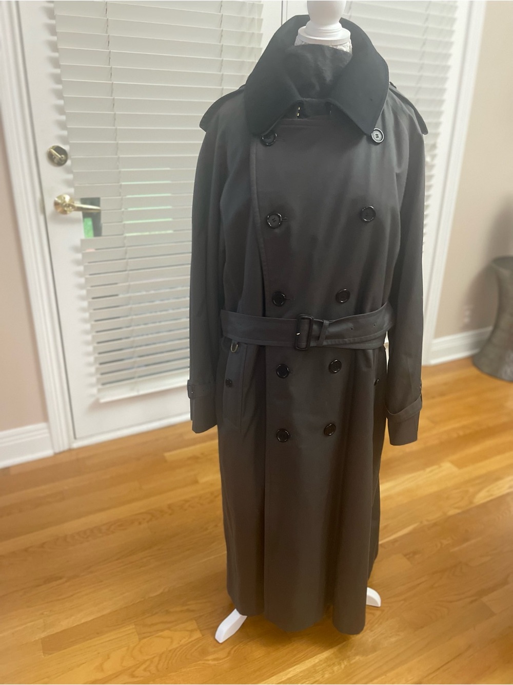 Burberry Men’s Gray Double-Breasted Trench Coat with Removable Lining and Collar